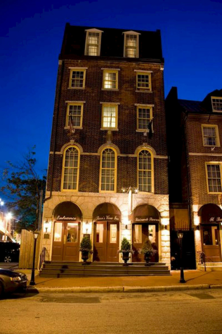 Photo - Penn's View Hotel