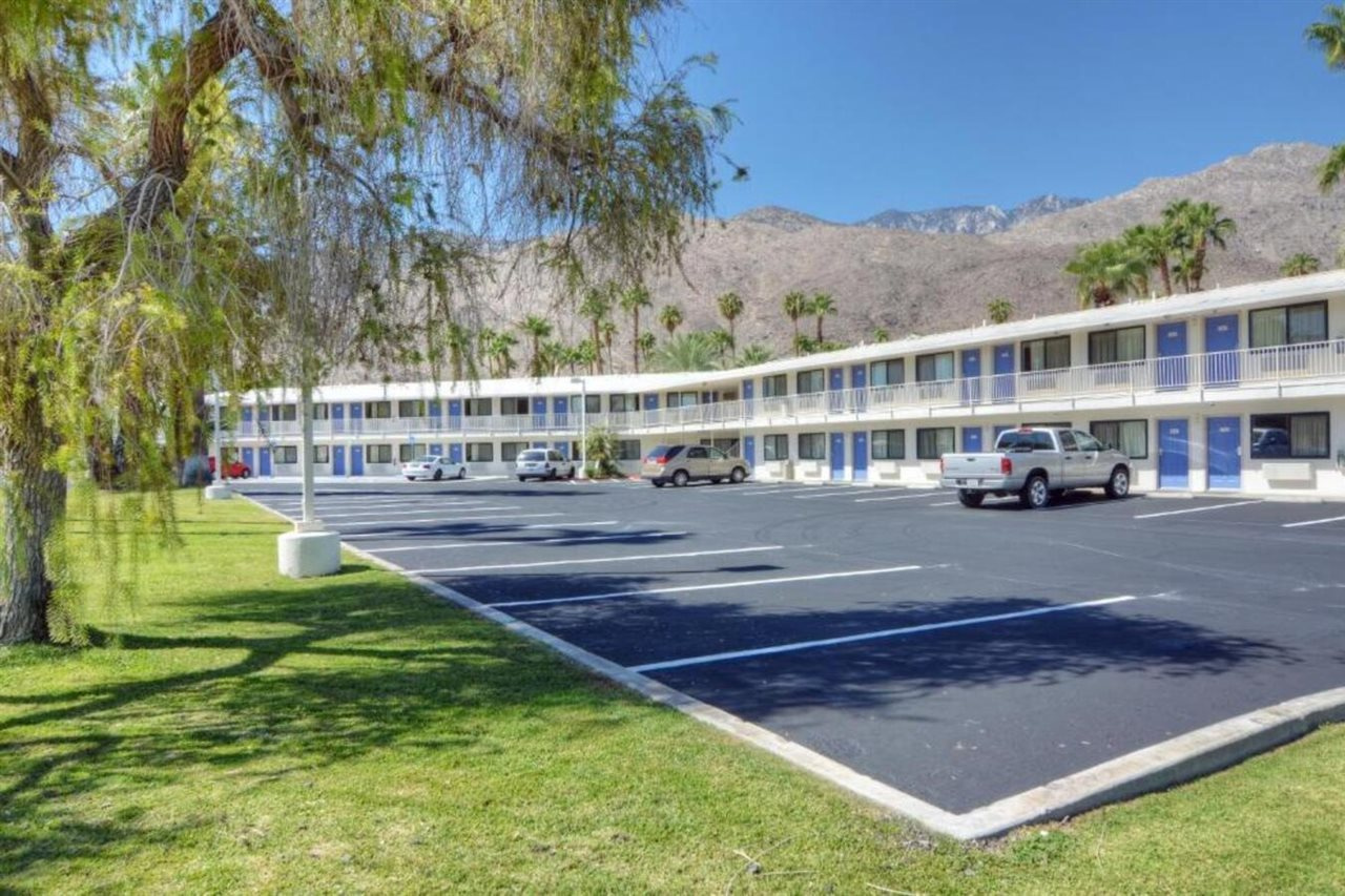 Photo - Motel 6 Palm Springs, CA - East - Palm Canyon
