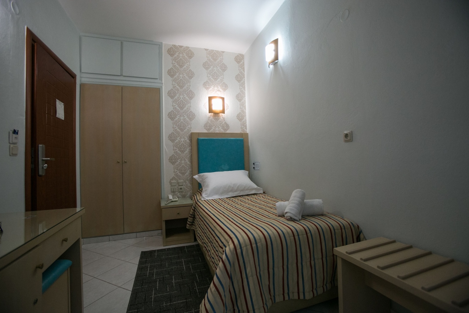 Photo - City Life Port Hotel