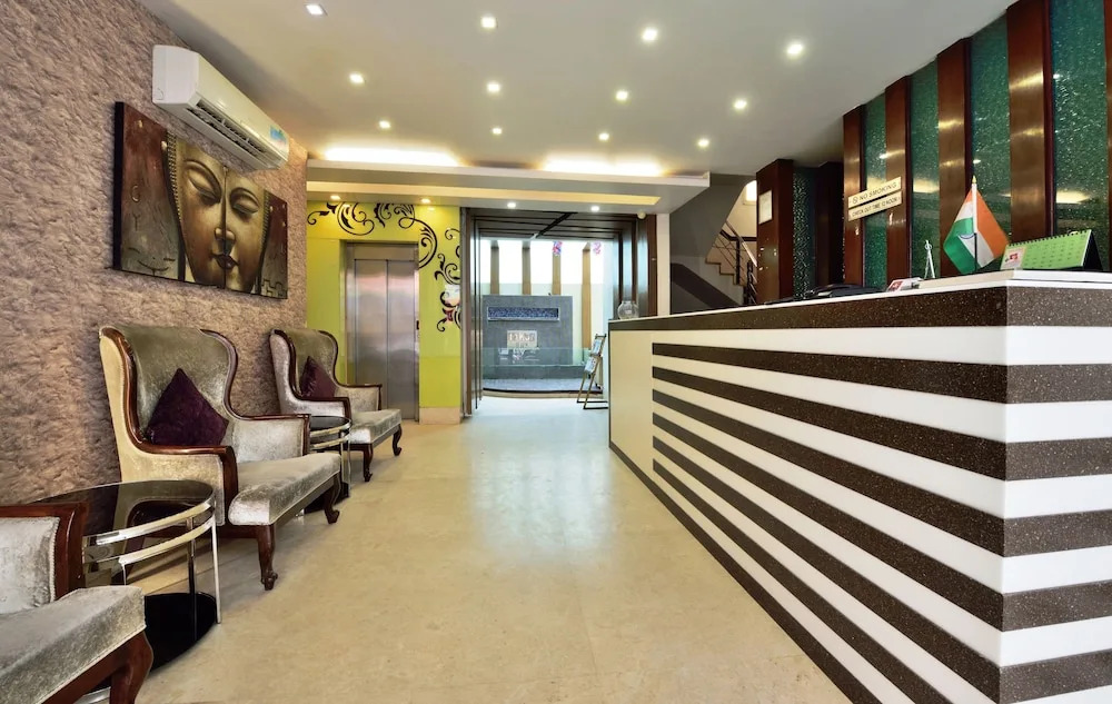 Foto - Hotel Taksh inn, Near Karol Bagh, Metro Station