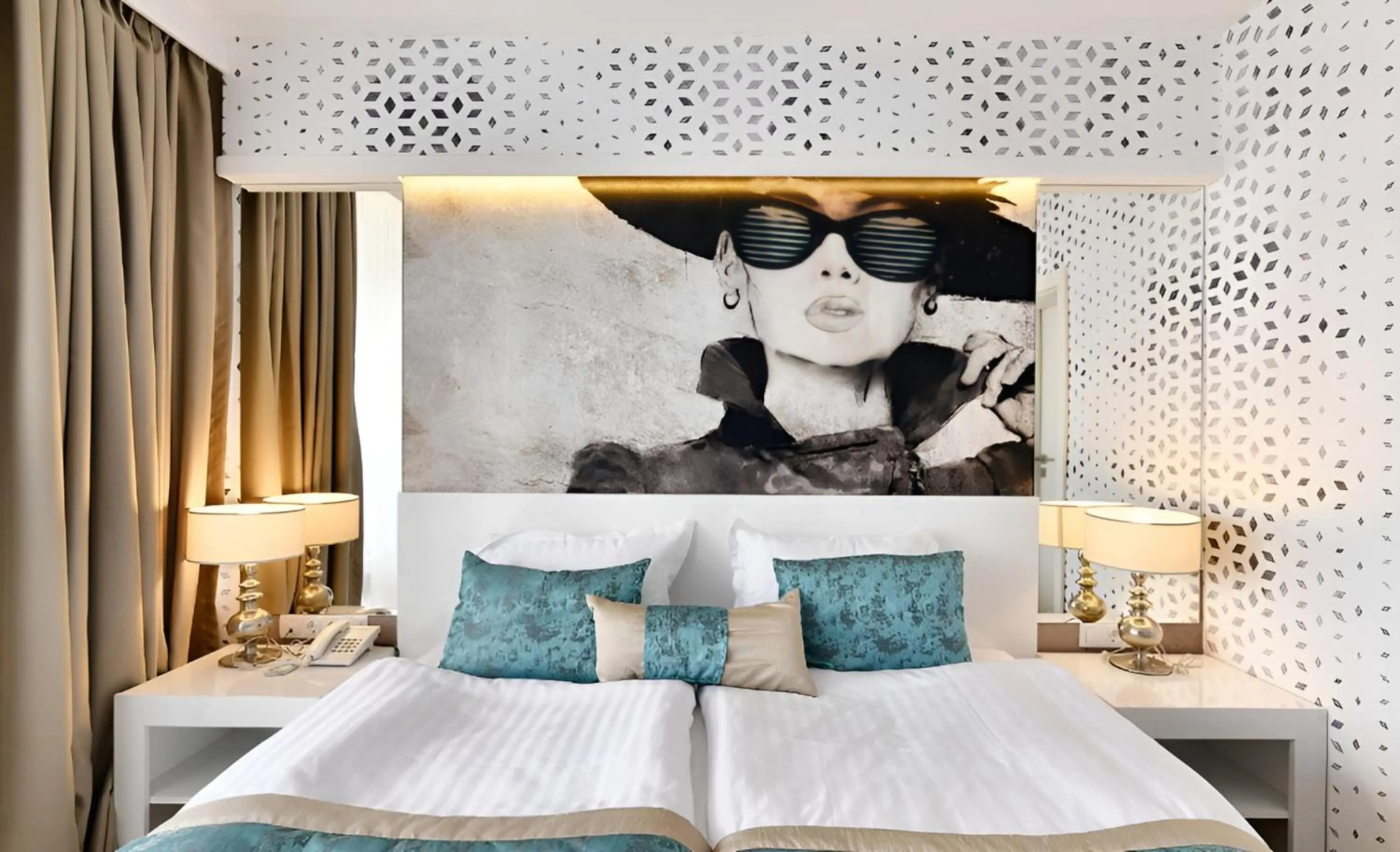 Photo - Europe Hotel & Casino