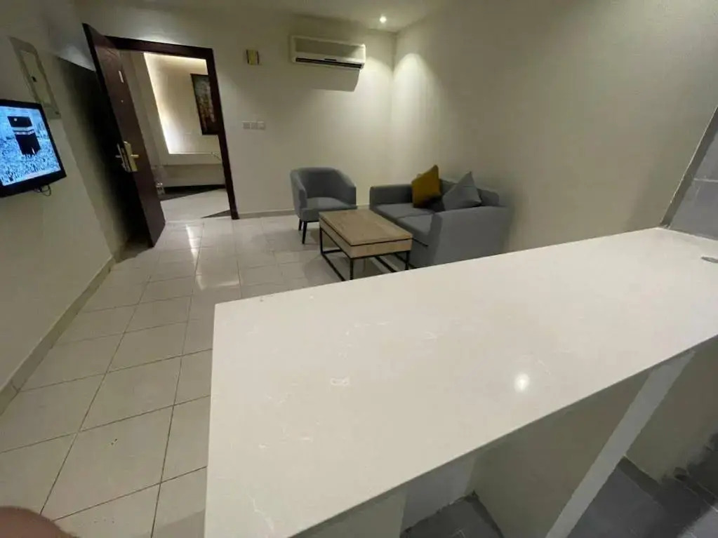 Photo - Towlan Khurais