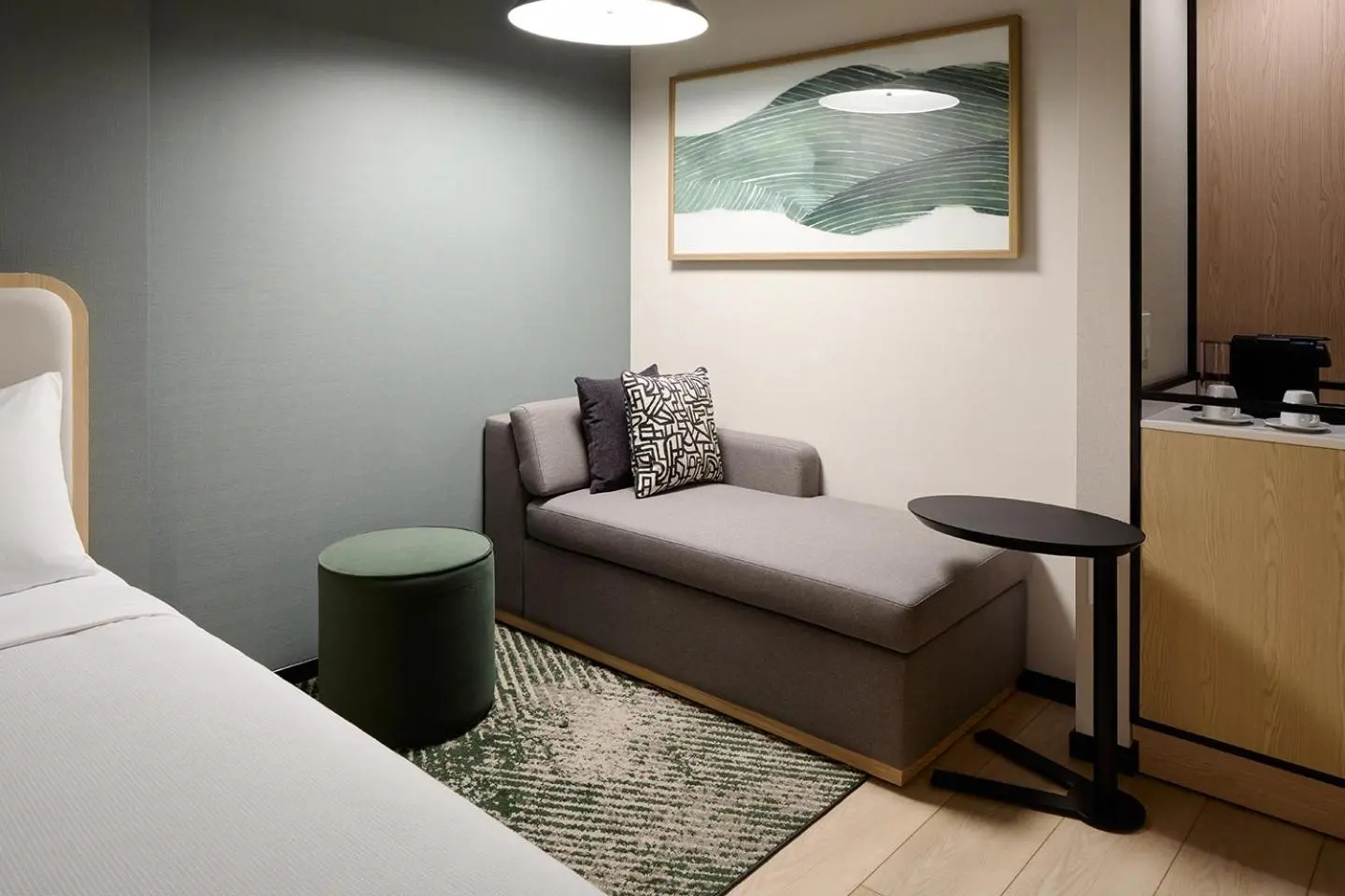 Photo - Hyatt Place Montreal Airport