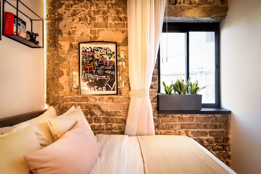 Photo - Silicate - by Loginn Tel-Avivian hotels