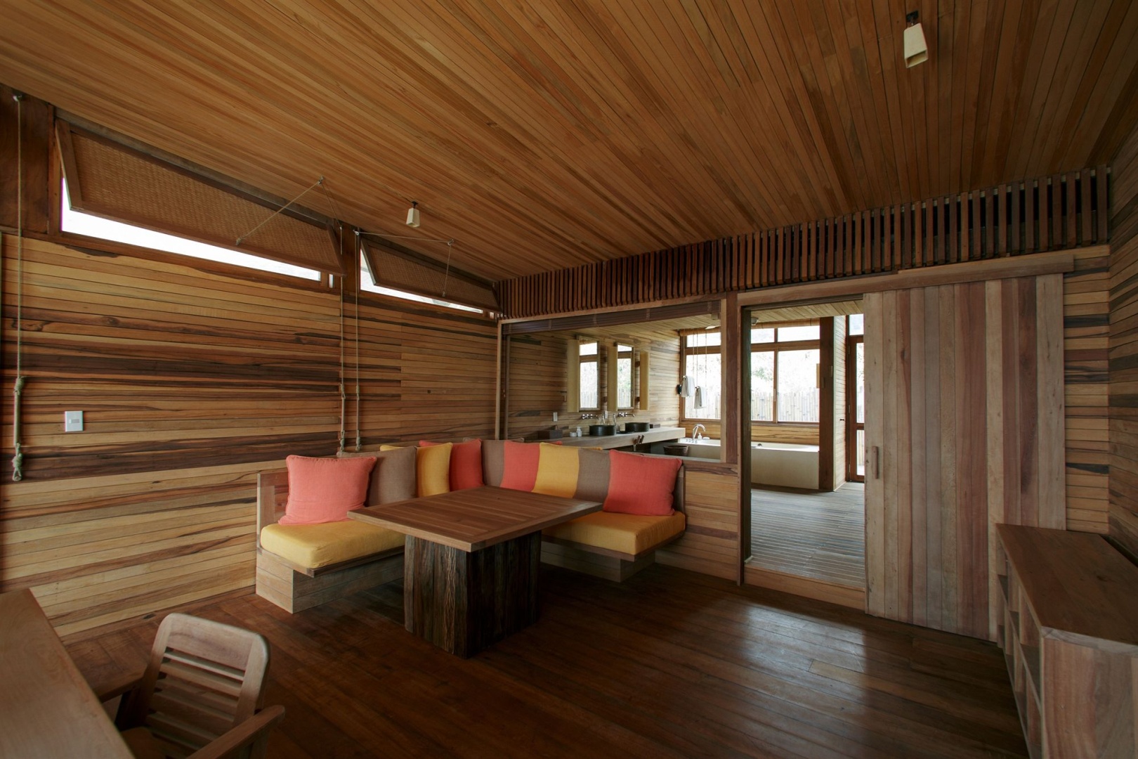 SIX SENSES CON DAO
