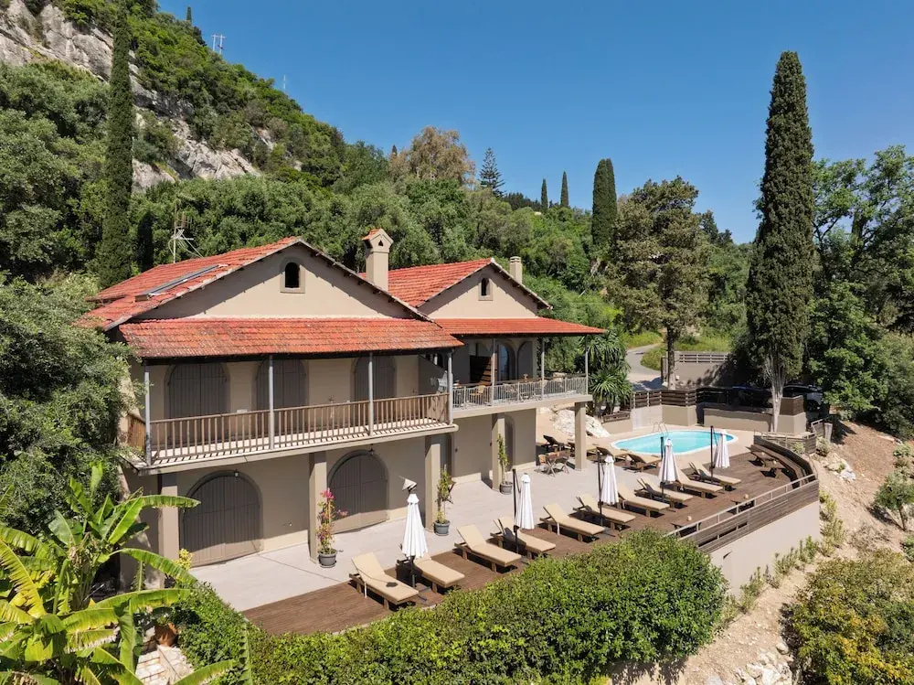 Photo - The Summit Escape