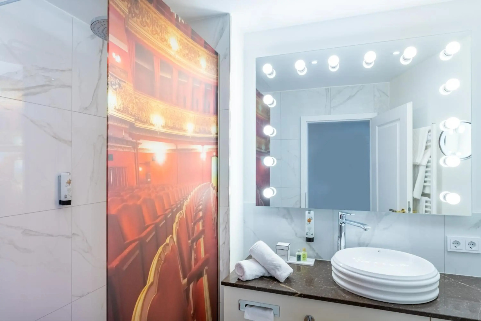 Photo - Theaterhotel & Suites Wien
