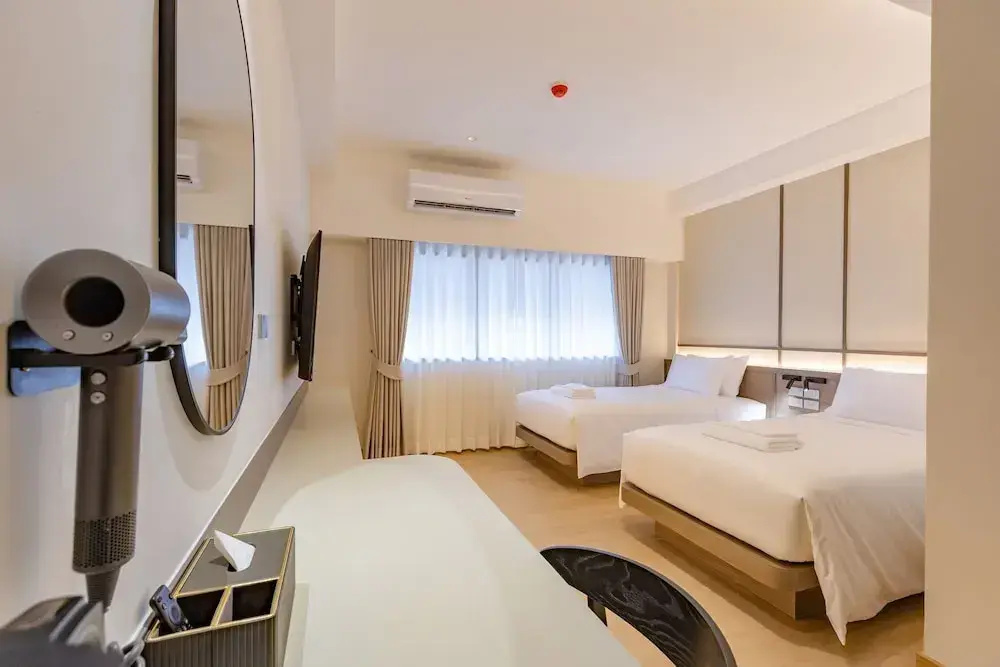 Photo - The Bentley Hotel
