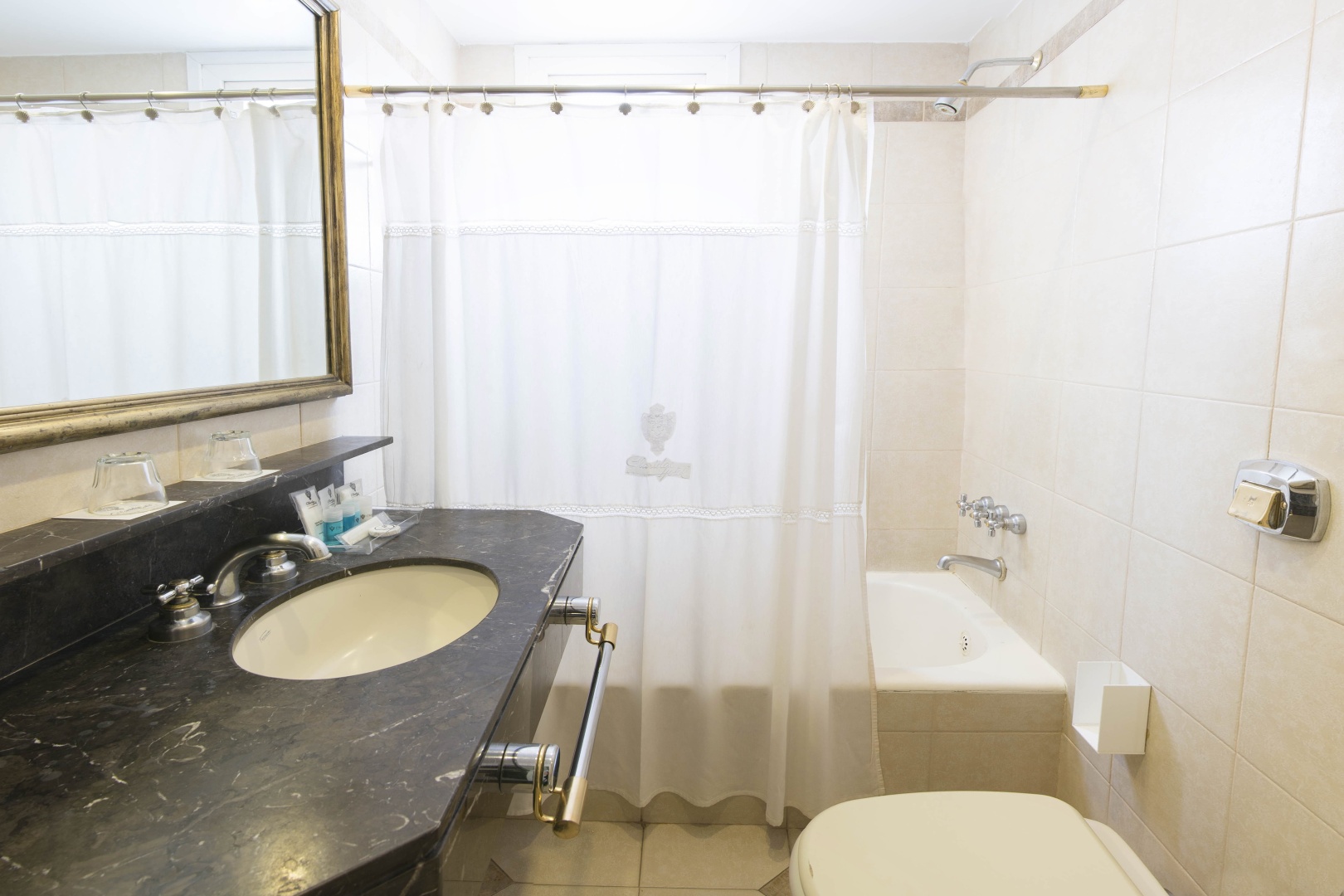Photo - Claridge Hotel