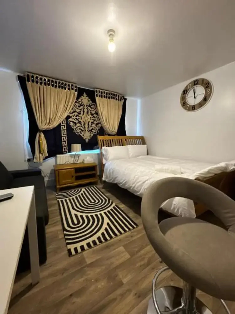 Foto - OYO Unique Guestroom - Farnworth, Easy Access to Bolton