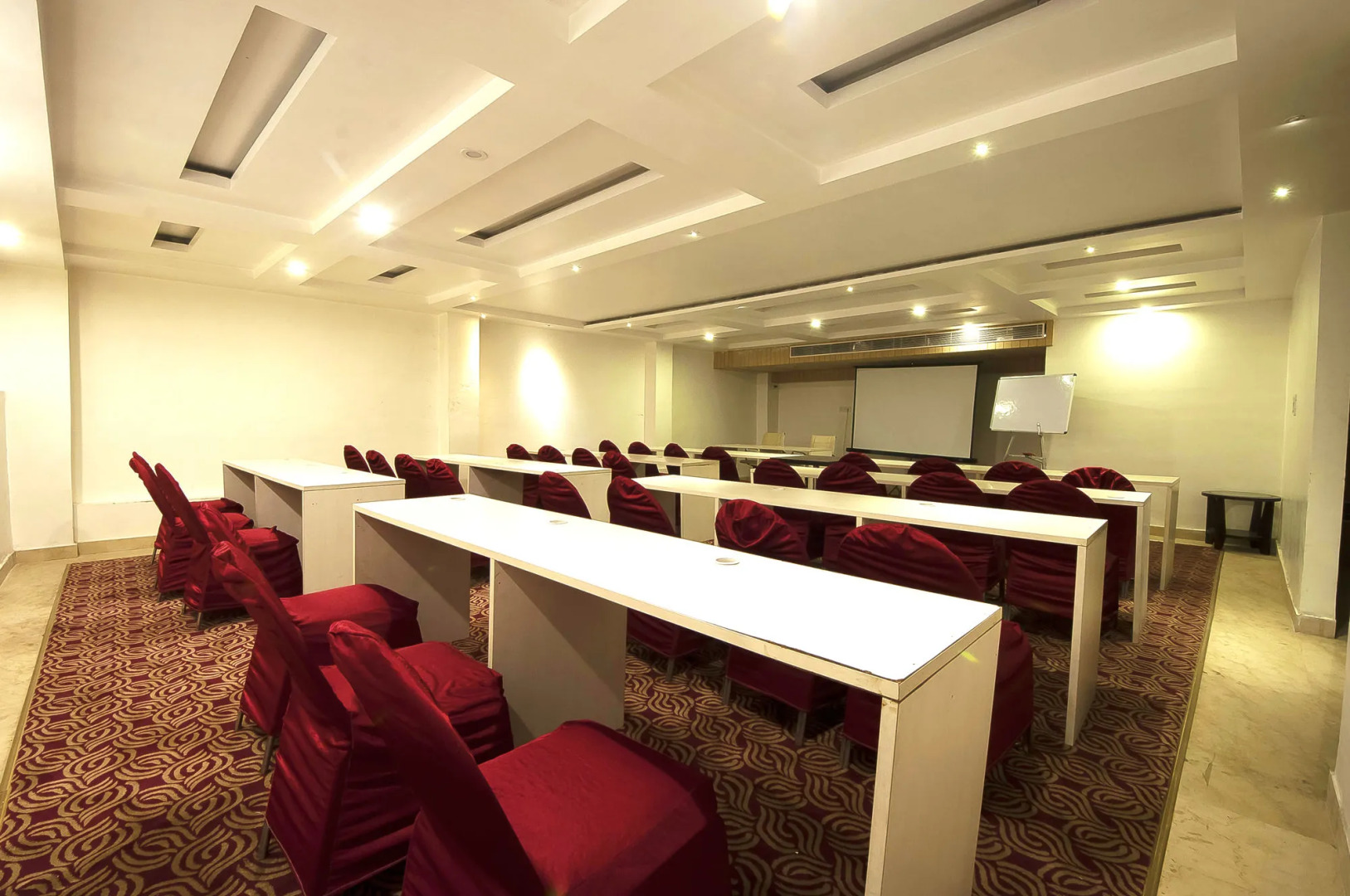 Photo - Hotel Le Roi Near New Delhi Railway Station