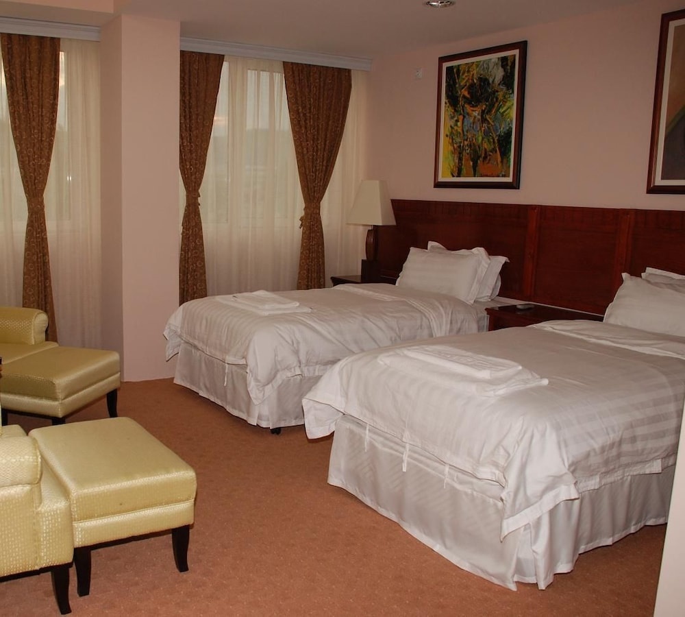 Hotel Feni