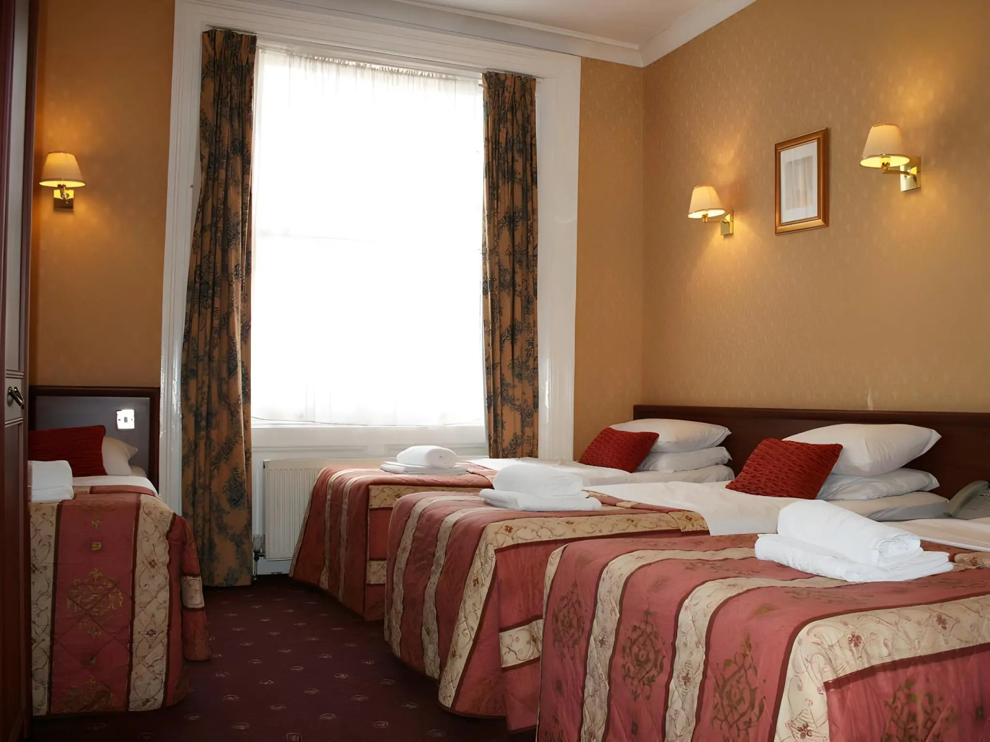 Photo - Avon Hotel