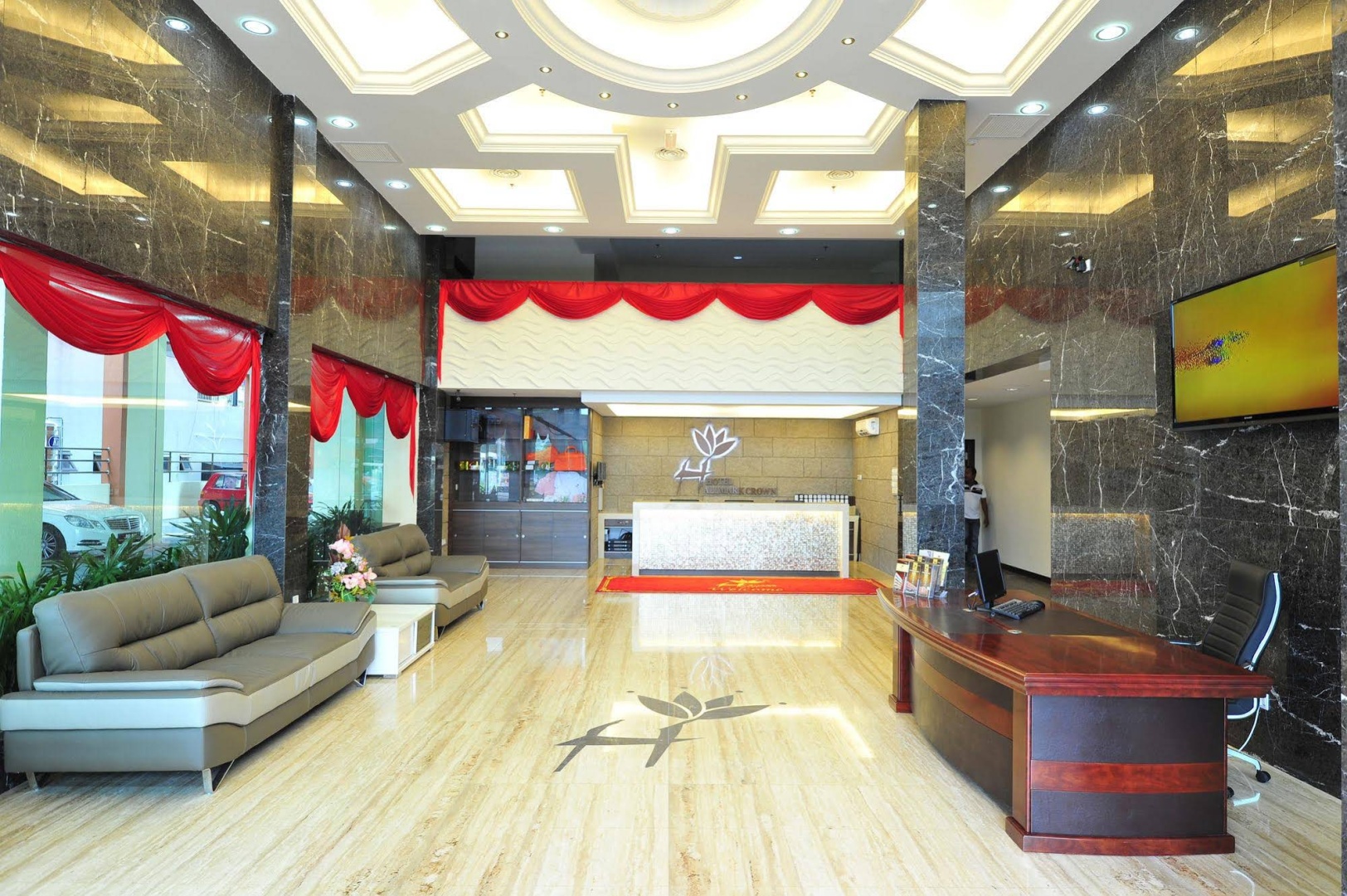 Hallmark Crown Hotel