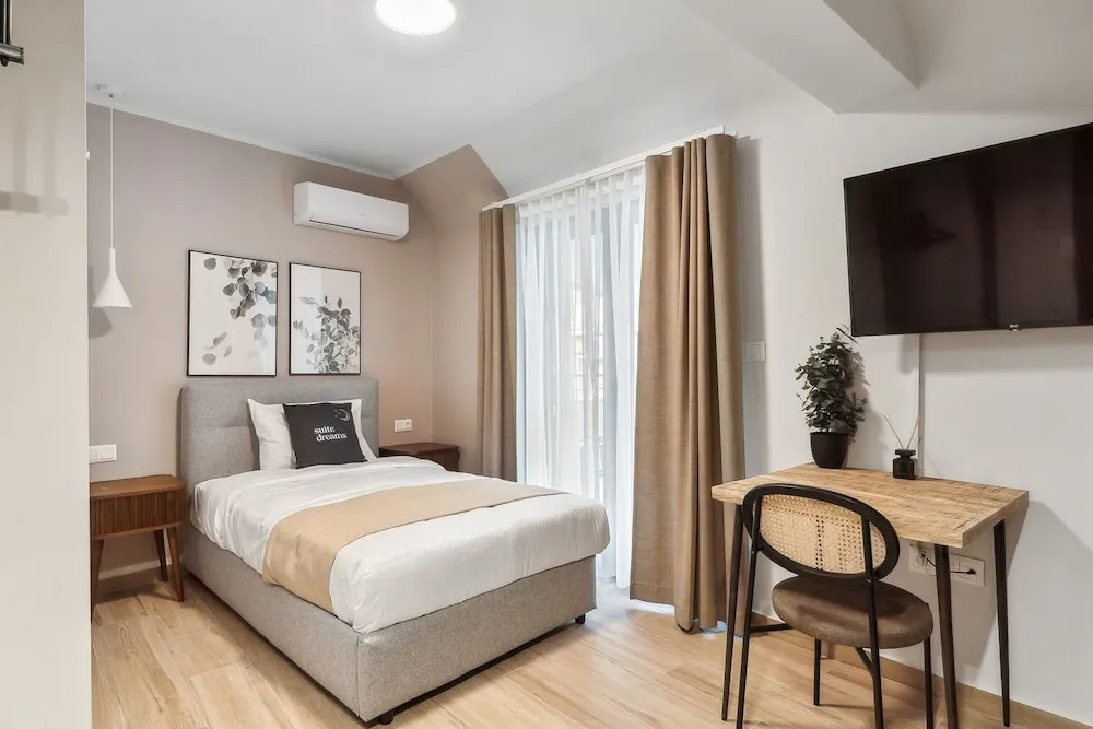 Photo - Limehome Athens Solonos City Center