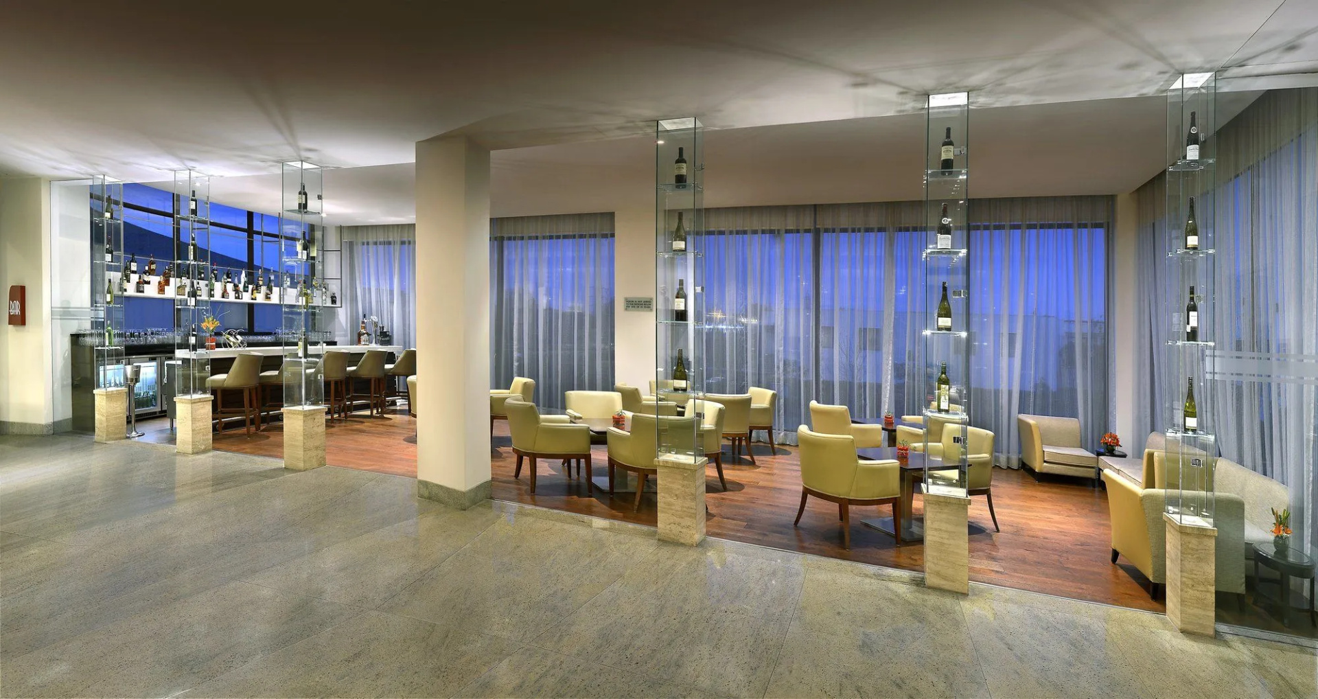 Foto - Four Points by Sheraton New Delhi, Airport Highway