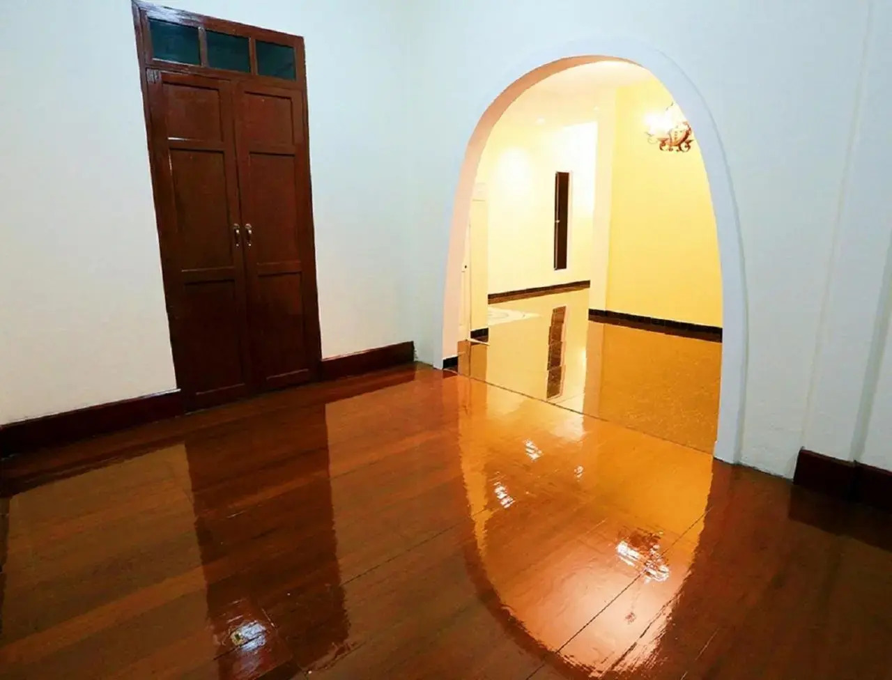 Photo - The Myth - Sud Sathorn