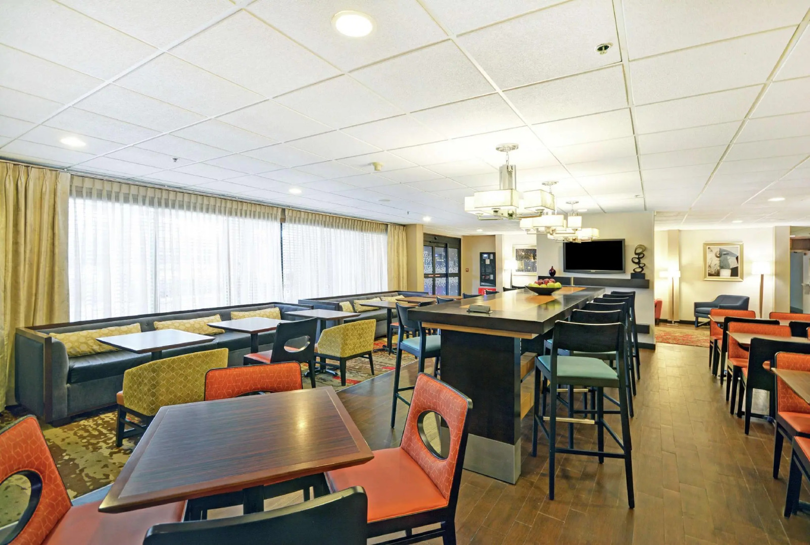 Photo - Hampton Inn Chicago-Naperville