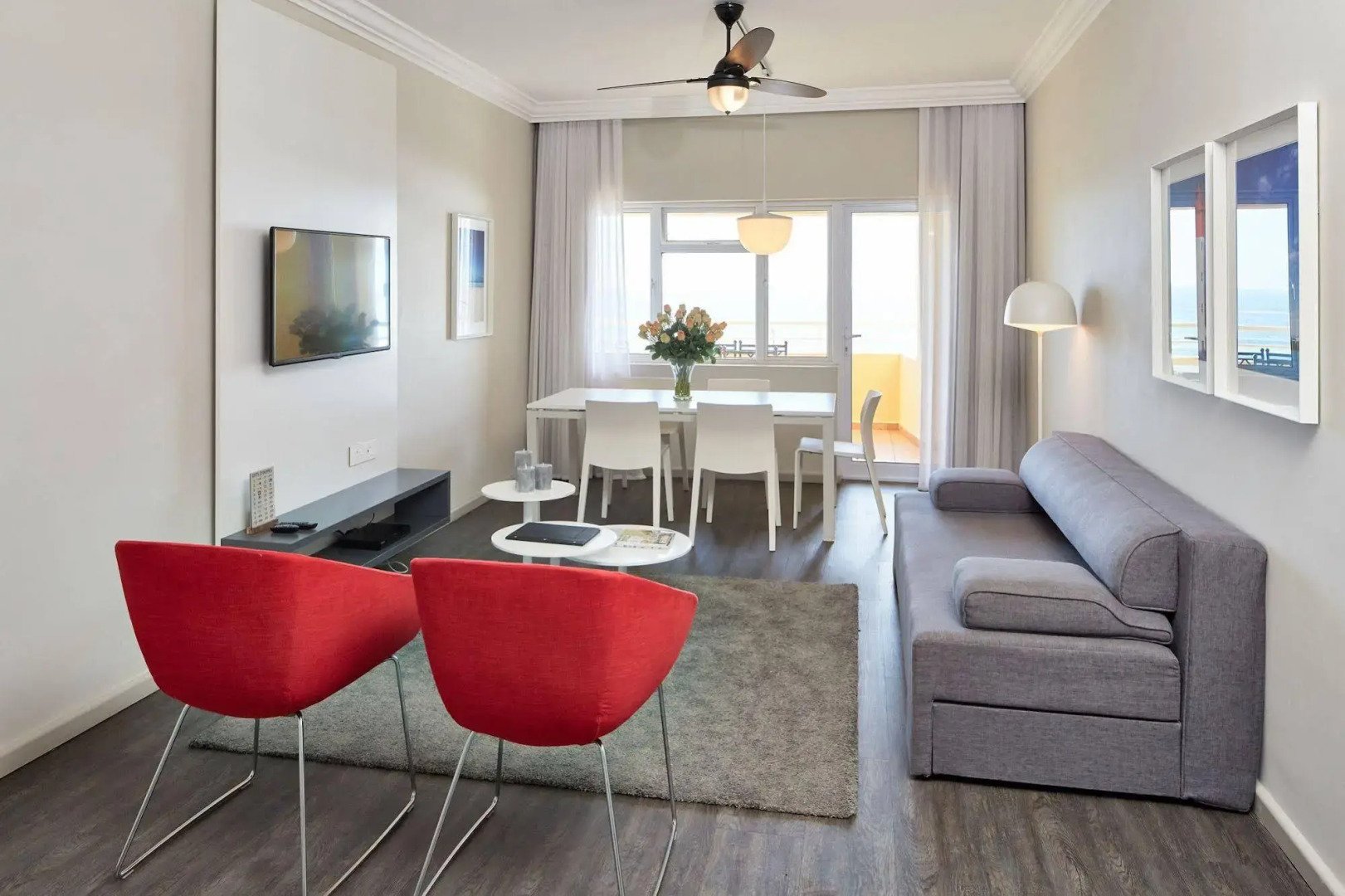 Foto - First Group Riviera Suites