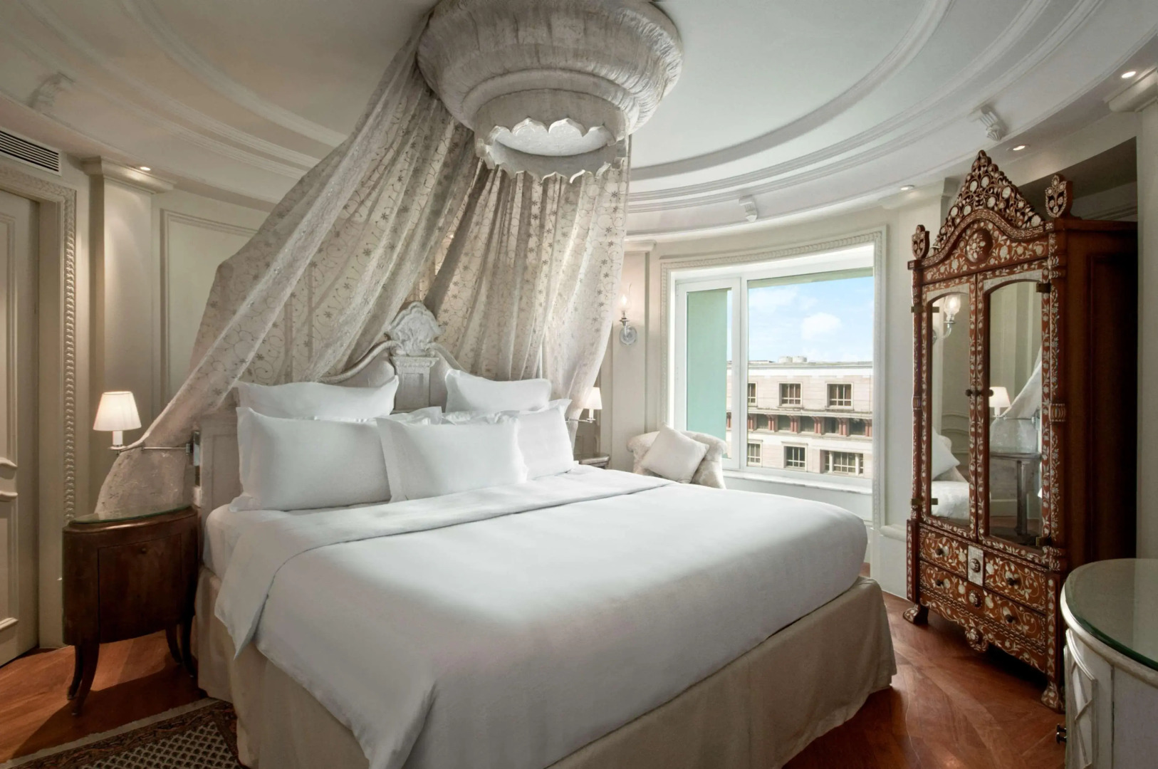 Photo - Hilton Mumbai International Airport Hotel