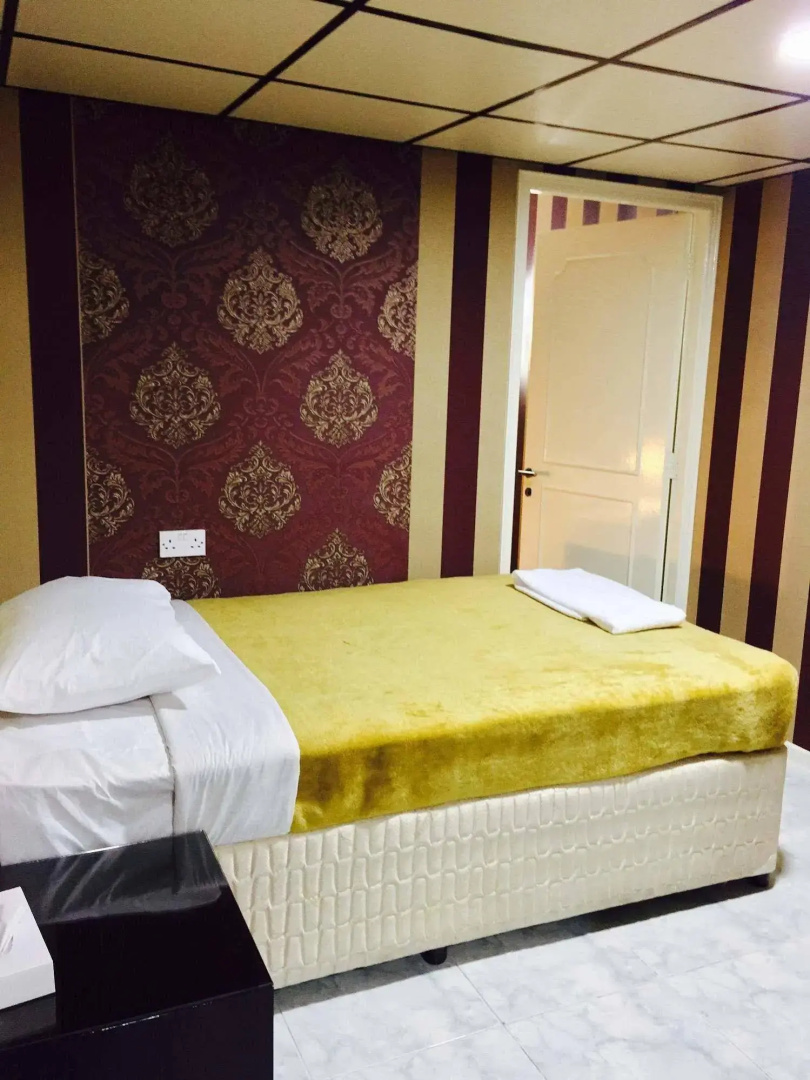 Photo - West Hotel