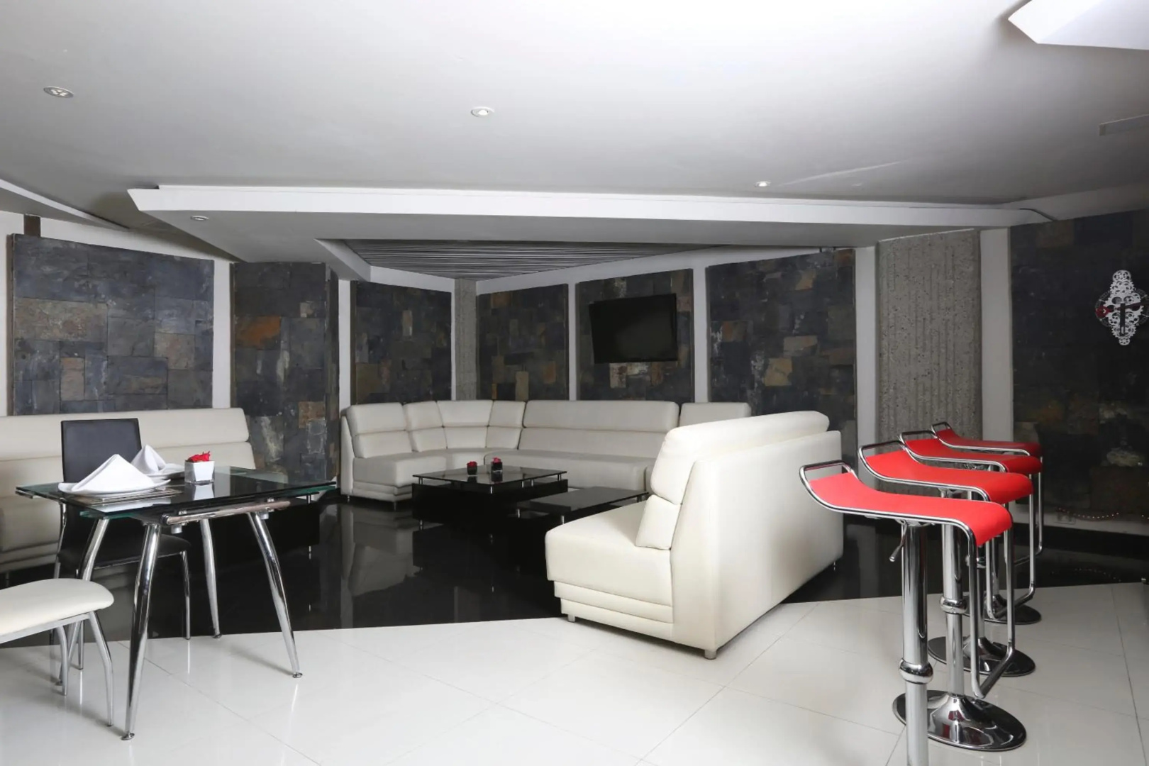 Photo - Hotel Suites 108