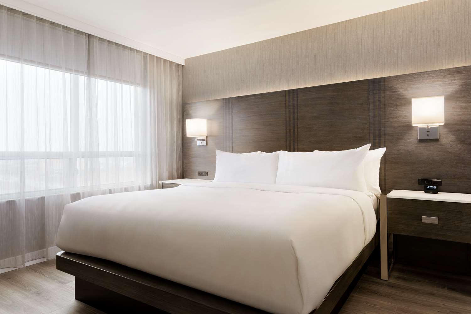 Photo - Embassy Suites by Hilton Toronto Airport