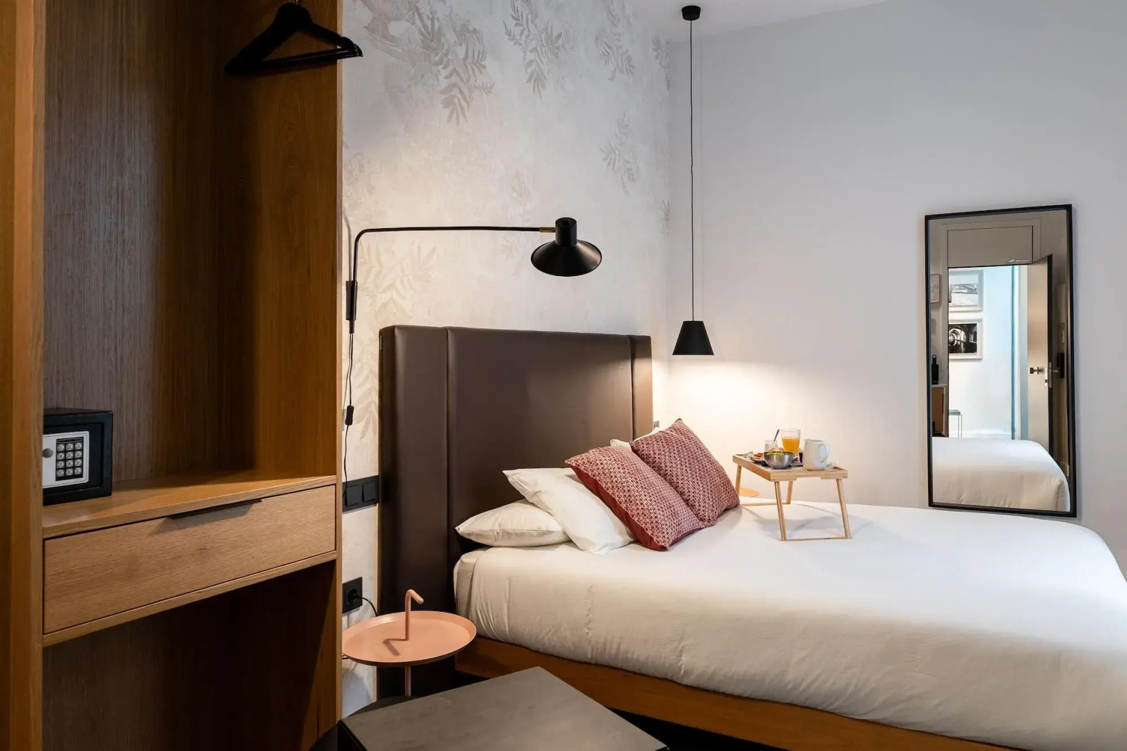 Photo - Welldone Quality - Crystal pool