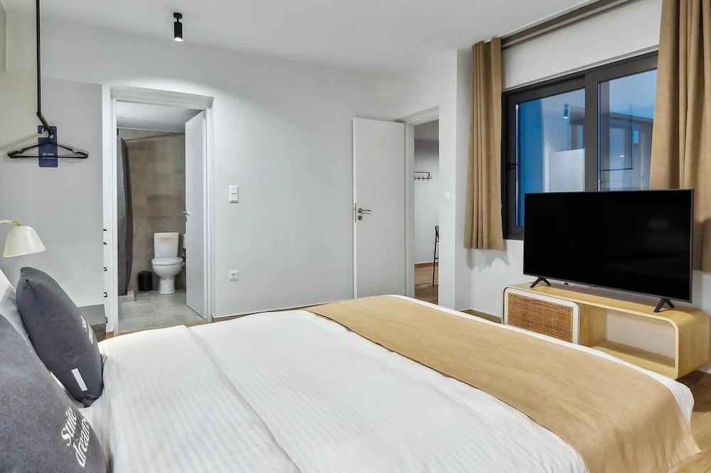 Photo - Limehome Athens Solonos City Center