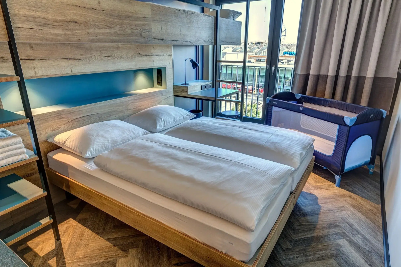 Photo - Schulz Hotel Berlin Wall at the East Side Gallery