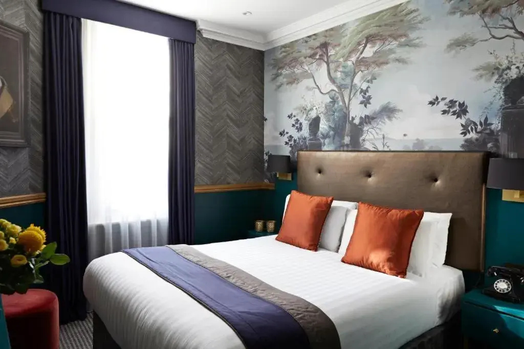 Photo - The Portico Hotel
