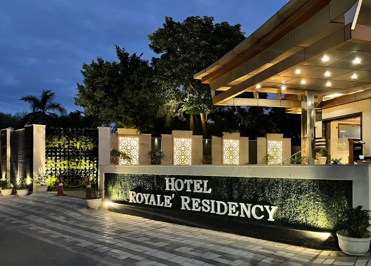 Photo - Royale Sarovar Portico Agra