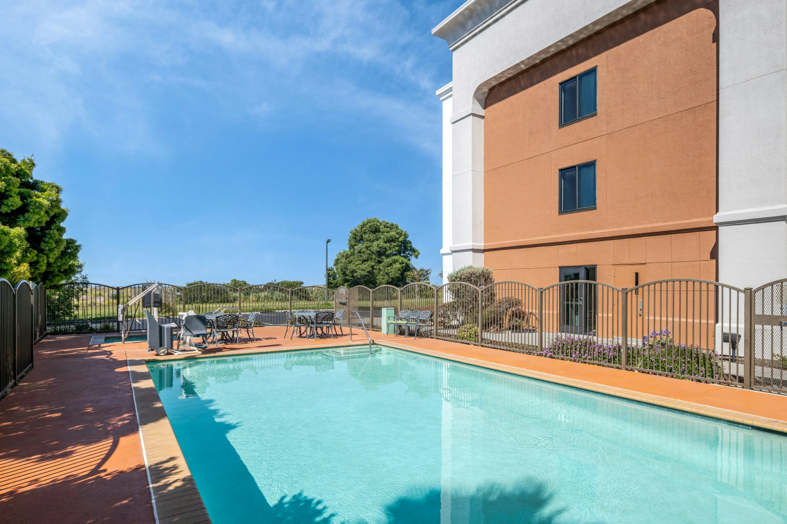 Photo - Hampton Inn & Suites Oakland Airport-Alameda