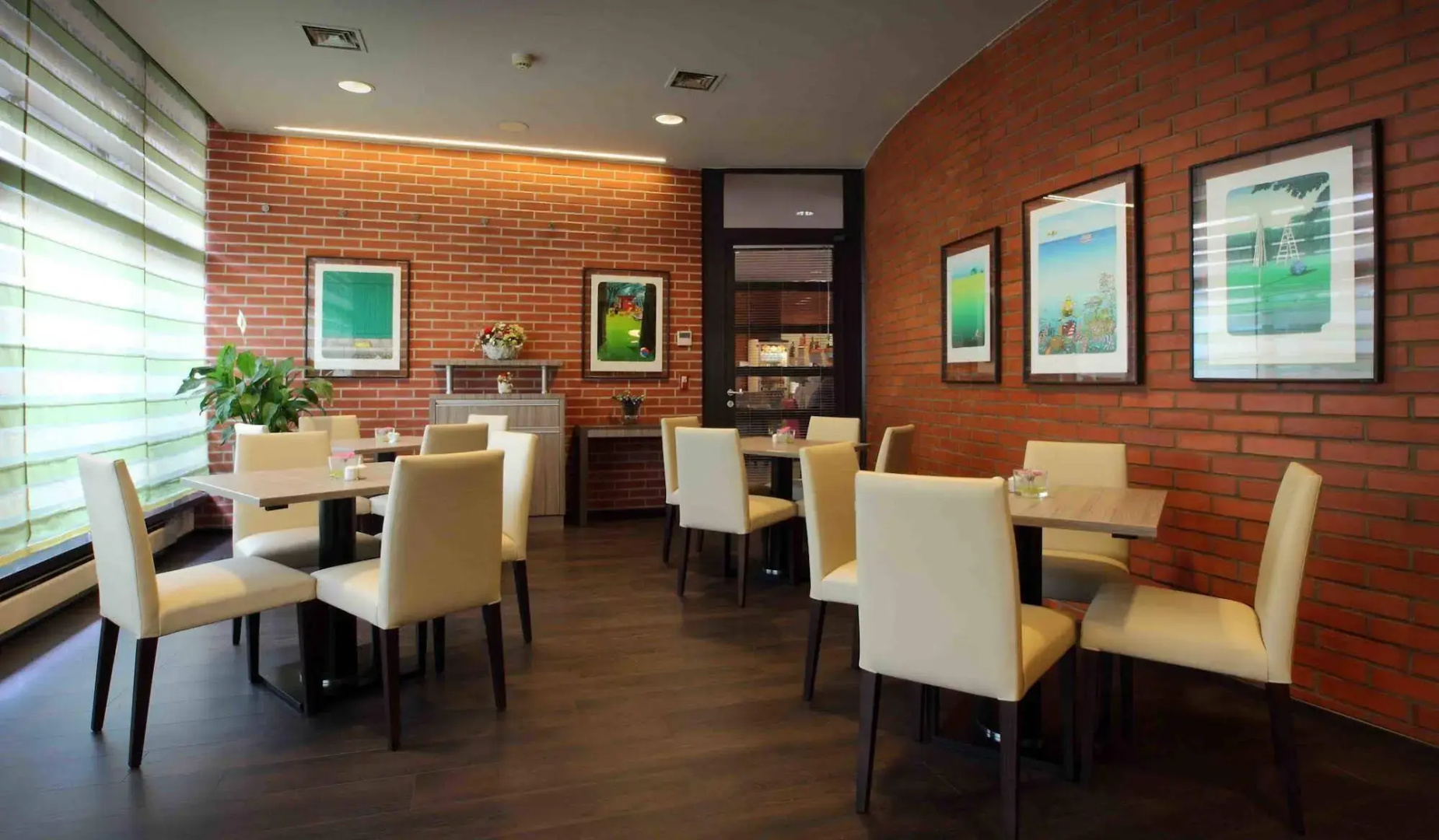 Photo - Expo Hotel