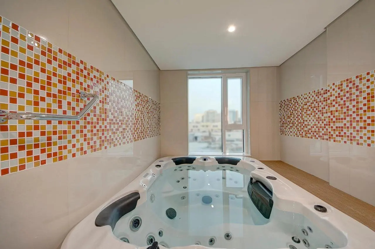 Photo - Al Khoory Atrium Hotel