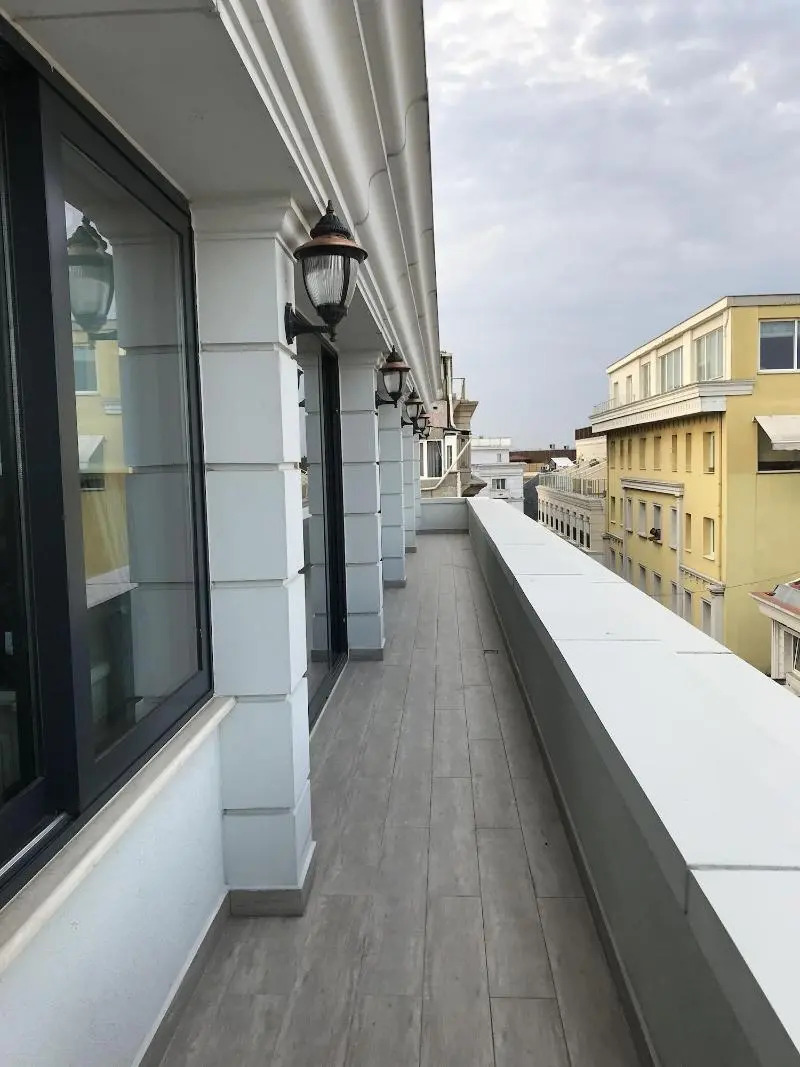 Photo - Novelty Hotel