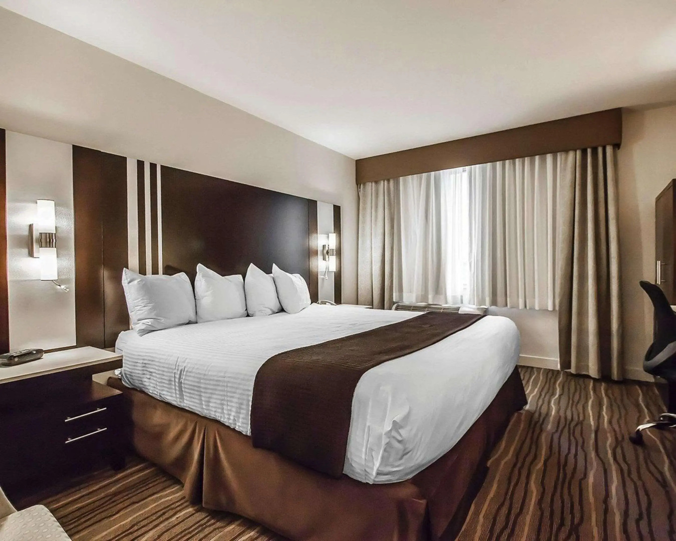 Foto - Comfort Hotel Vancouver Airport