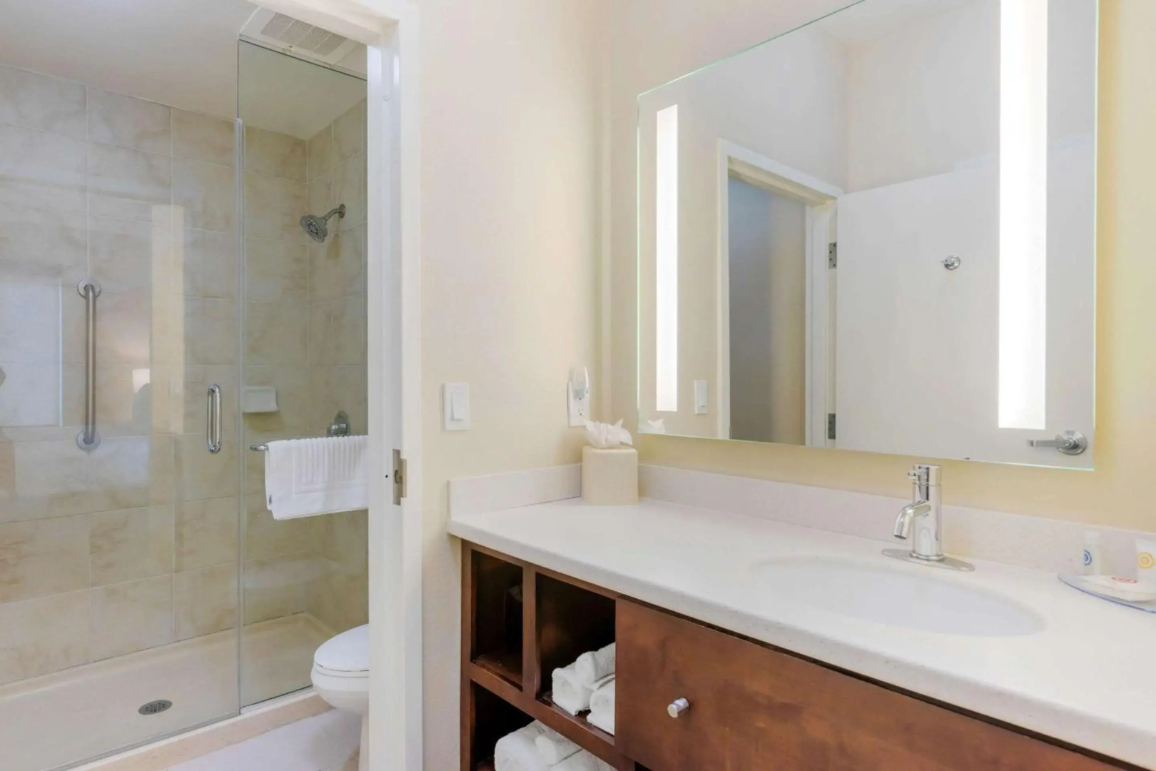 Foto - Comfort Inn & Suites near Ontario Airport