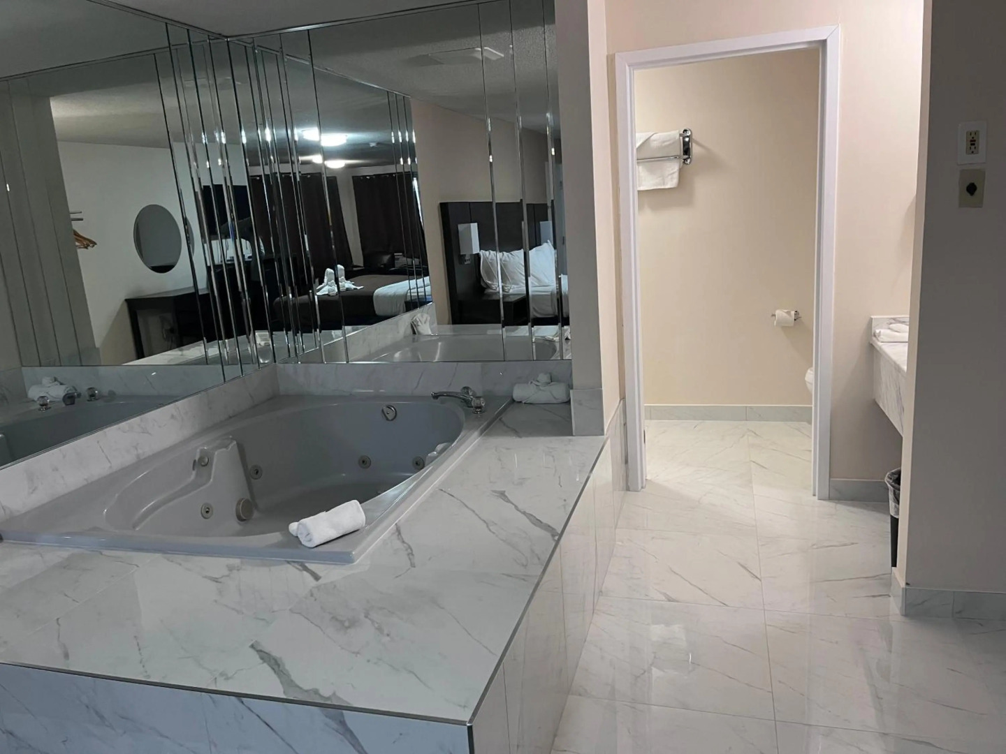 Foto - Falls Lodge & Suites