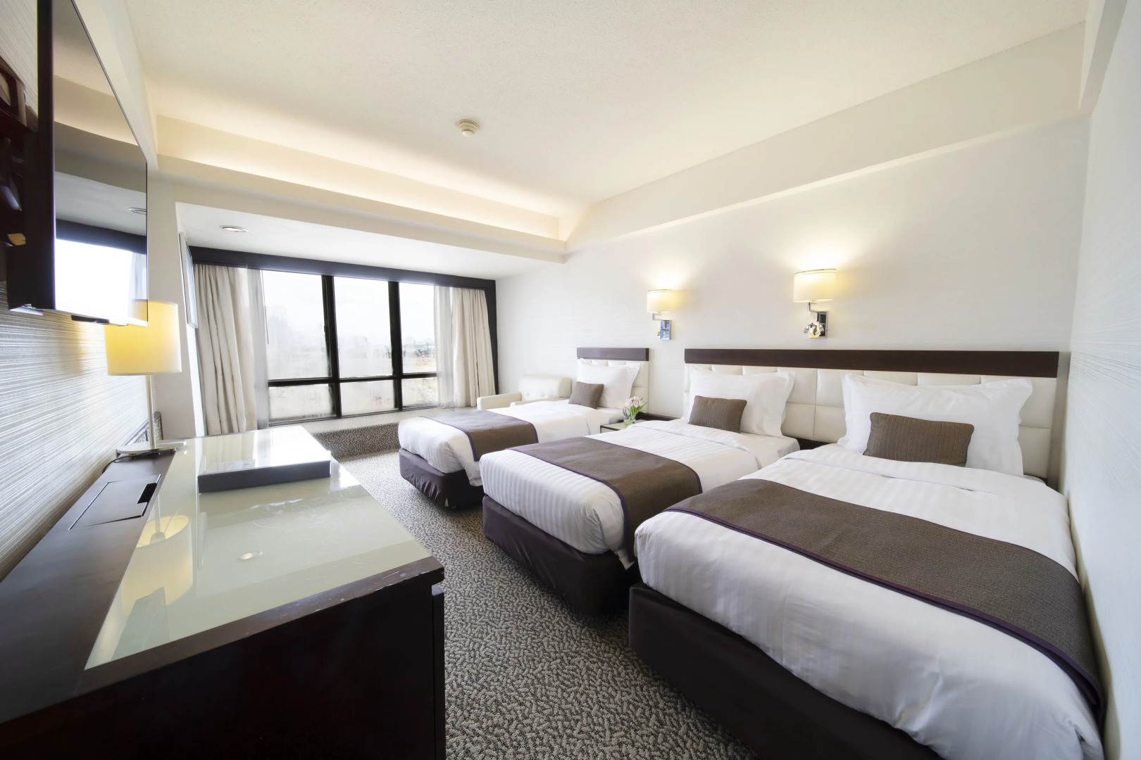 Photo - Regal Oriental Hotel