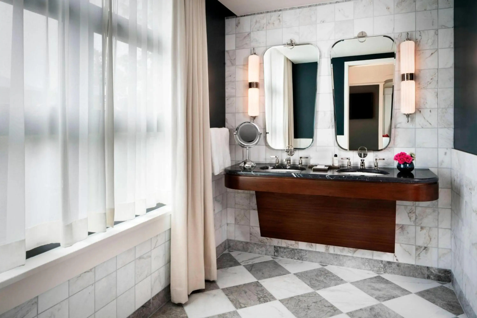 Photo - Perry Lane Hotel, a Luxury Collection Hotel, Savannah
