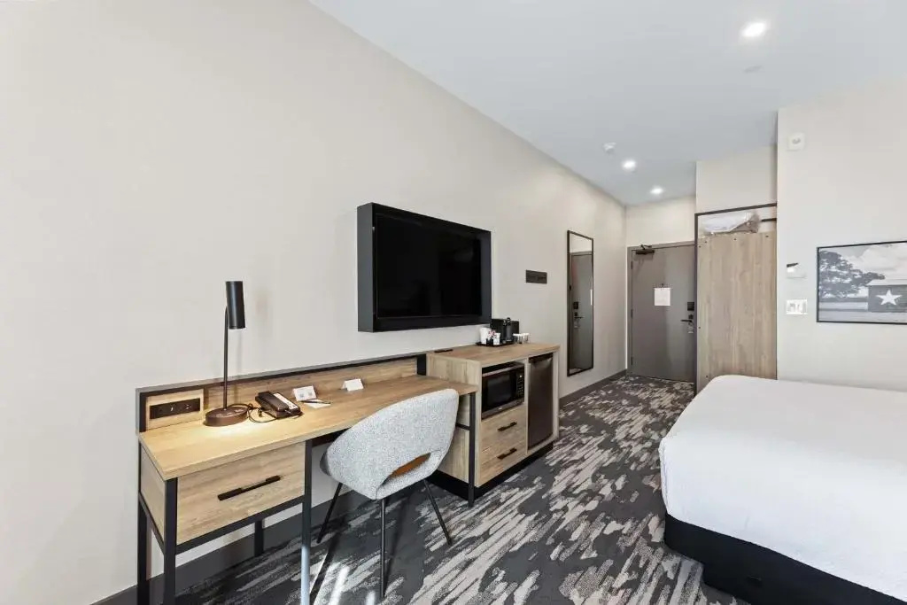 Photo - Sandman Signature Dallas Las Colinas Hotel & Suites