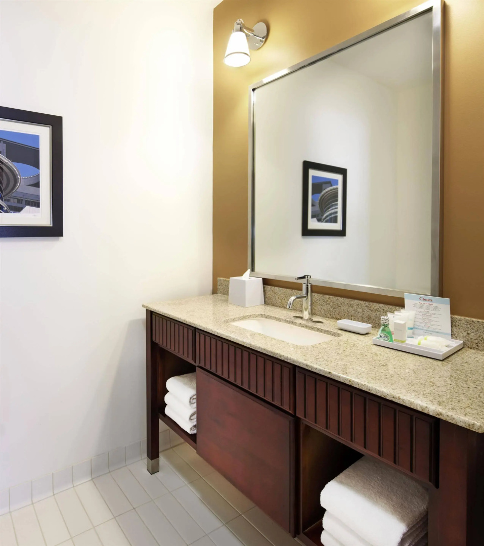 Foto - Four Points by Sheraton Houston Hobby Airport