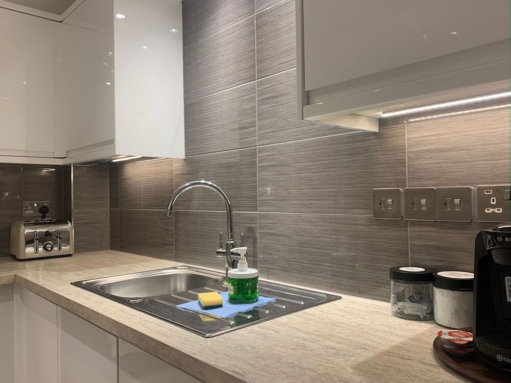 Photo - Marlyn Lodge – City of London