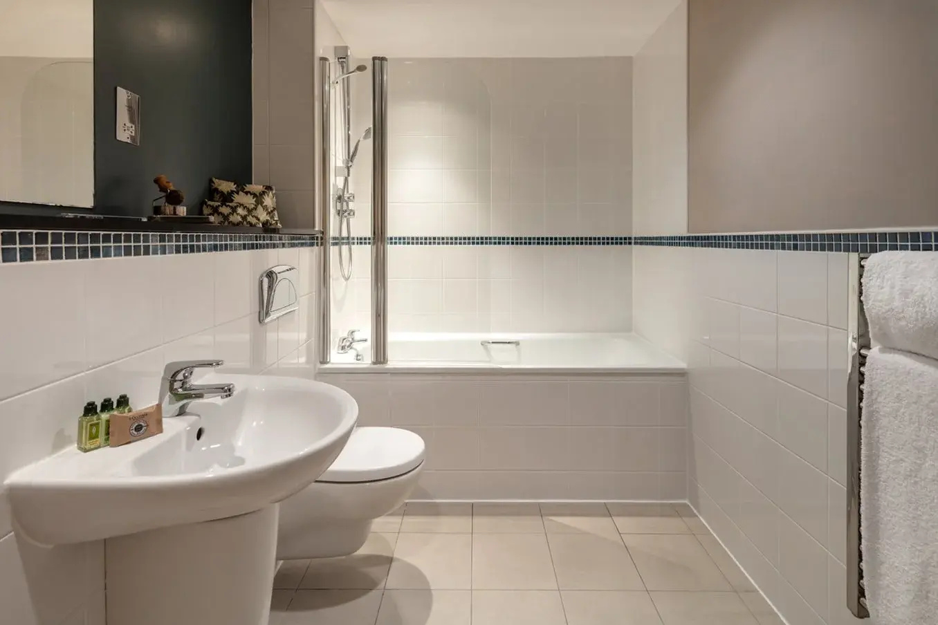 Photo - Marlin Apartments Commercial Road - Limehouse