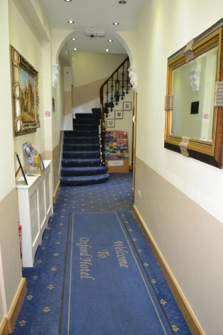 Photo - Oxford Hotel
