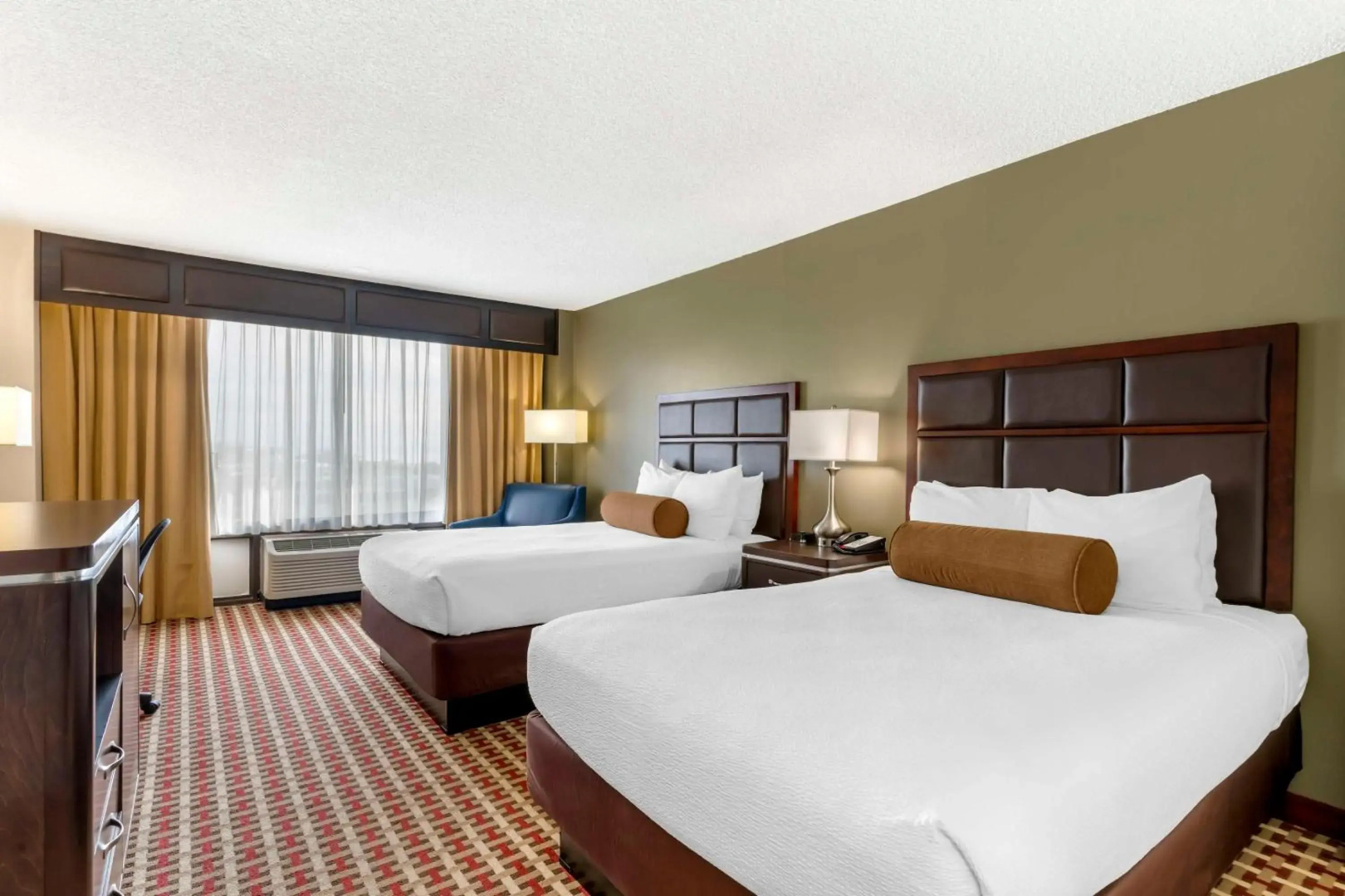 Photo - Best Western Plus Grosvenor Airport Hotel
