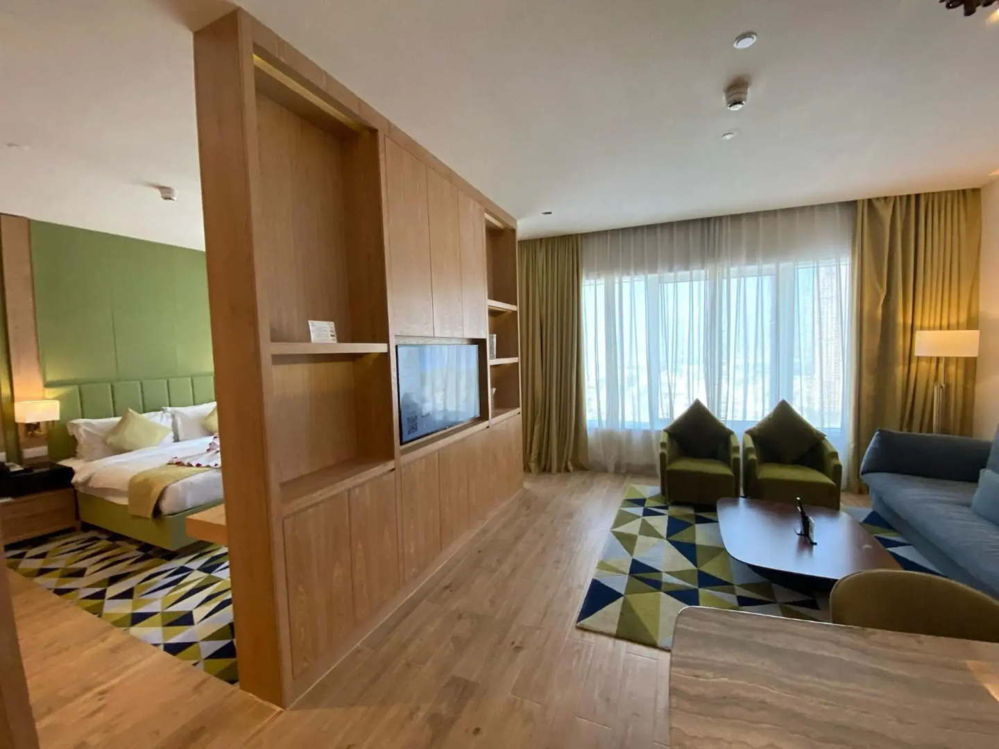 Photo - The Bentley Luxury Hotel and Suites
