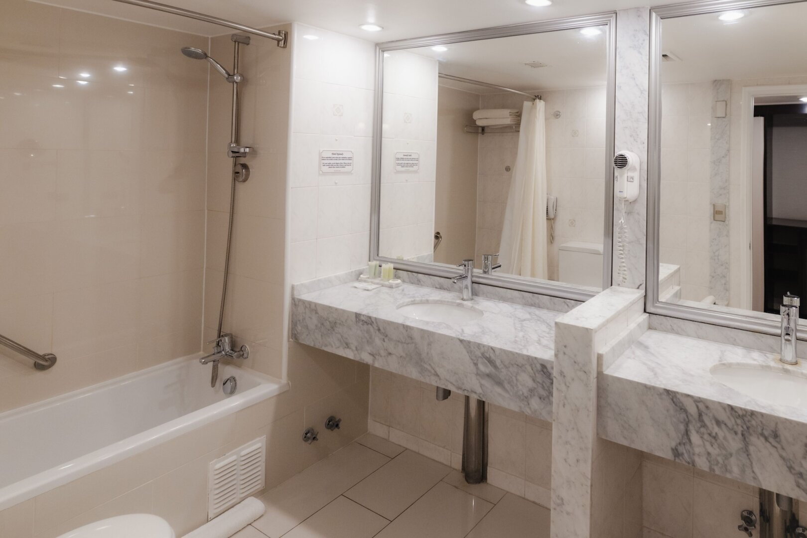 Foto - Wyndham Garden Santiago Kennedy