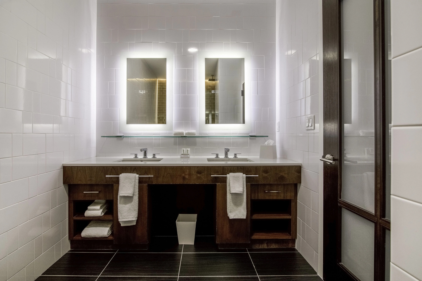 Foto - Mint House 70 Pine by Kasa